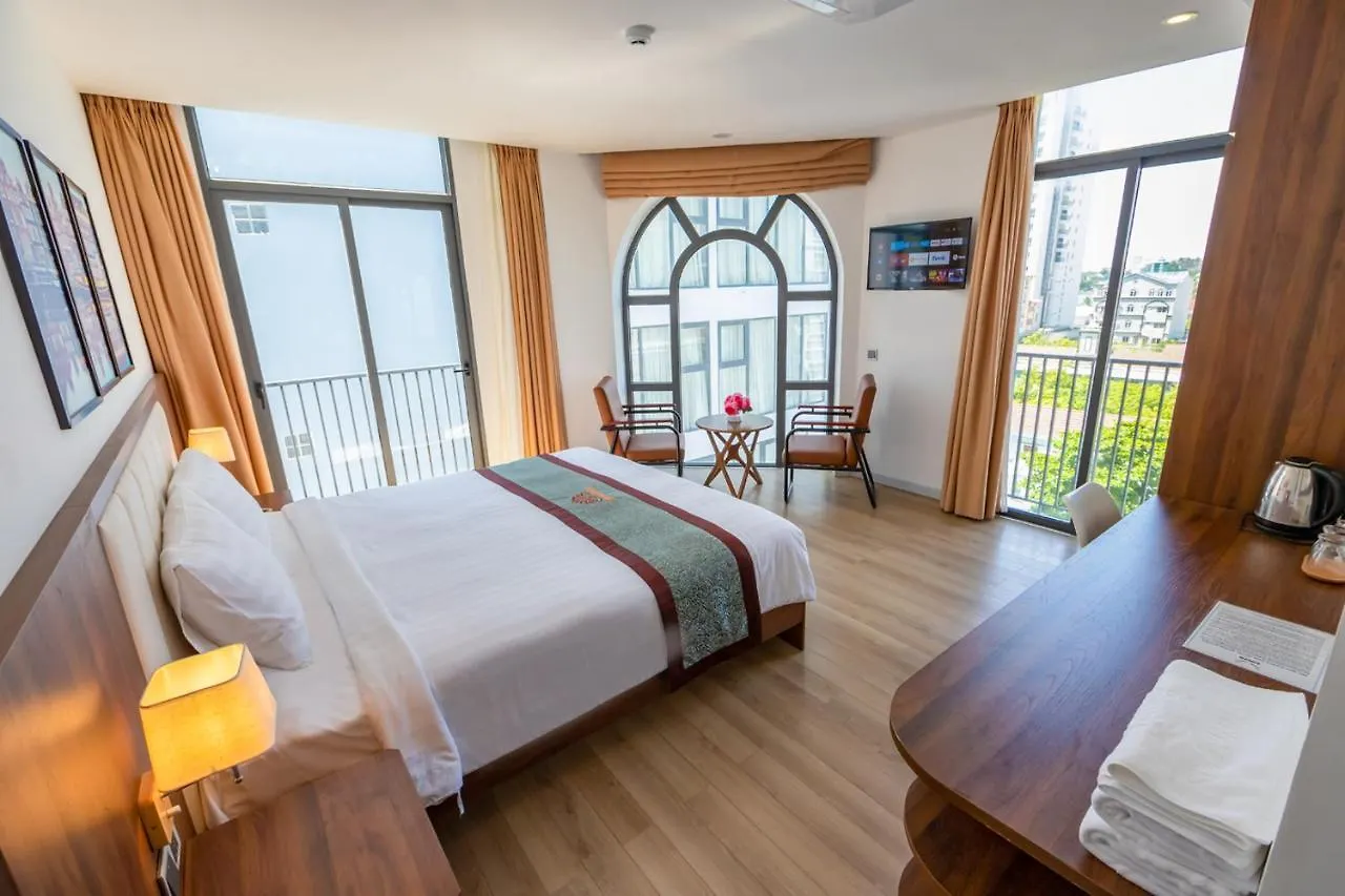 Simon Hotel Нячанг